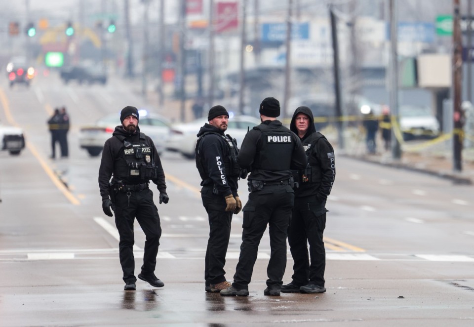 <strong>Poplar Avenue is temporarily shut down while MPD investigates an officer-involved shooting on Feb. 2.</strong> (Patrick Lantrip/The Daily Memphian)