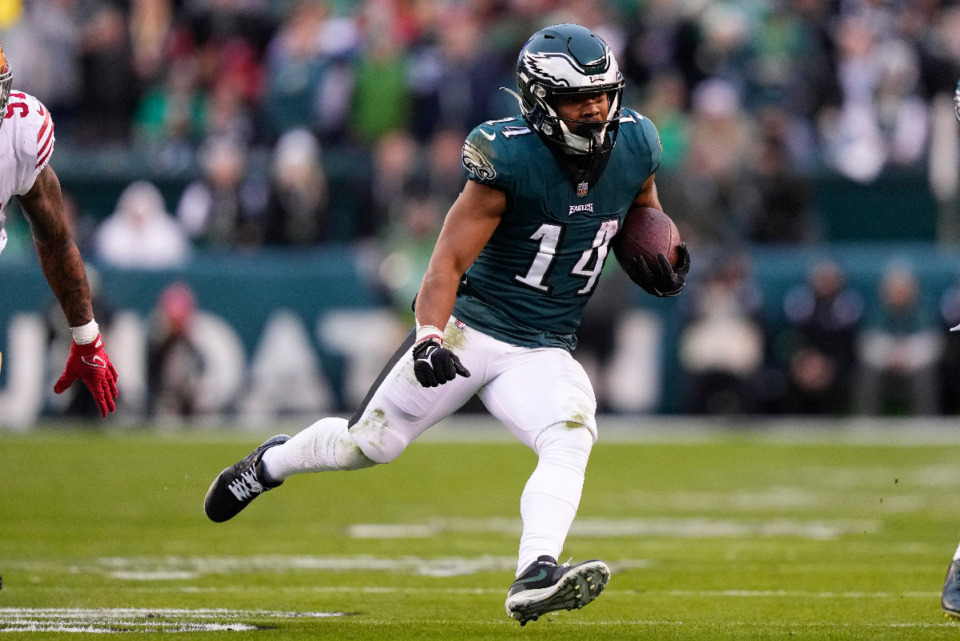 <strong>Philadelphia Eagles running back Kenneth Gainwell runs during the first half of the NFC Championship NFL football game between the Philadelphia Eagles and the San Francisco 49ers on Jan. 29 in Philadelphia.</strong> (Matt Rourke/AP Photo)